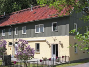 Гостиница Beautiful apartment in a former coach house in the Harz  Эльбингероде